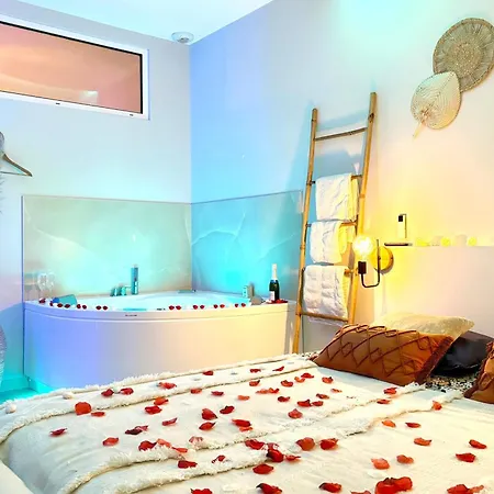 The Pearl Balnéo SPA Ecran géant Opt Parking Le Havre Extérieur photo